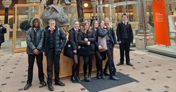Year 9 attend Oxford University Christmas Lectures in the Natural History Museum